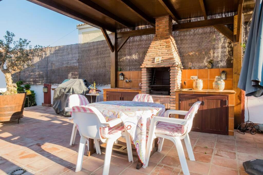 Estudio Maria De Waard Nerja Bagian luar foto